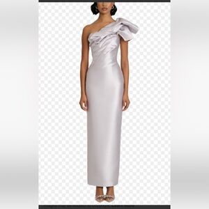 Worn 1 time!!! So elegant and beautiful!